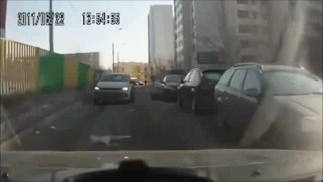 Chaos Parkplatz von Parkplatzdieben und schlechten Einparkern%20(4) Freizeit mit Freude: Entspannung, pur Wie man ein Auto in einer Parklücke verschwinden lässt - Tricks von Parkplatzdieben & Einparkhelden Alltag, Auto, Beschweren, Komische Begebenheiten des Lebens, Lustiges über das Leben, Probleme | Die Kirche des heiligen Al Bundy 2. Juni 2023 15