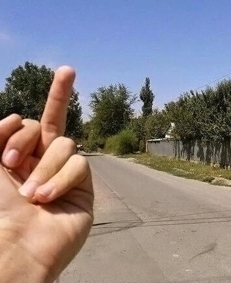 Misanthropische Bilder mit einem Augenzwinkern%20(1) Menschliche Marotten: Lustige Geschichten aus dem Leben Glücklicher Misanthrop: Warum ich es liebe, Menschen zu hassen Beschweren, Glück und Unglück, Humorvolle Alltagsgeschichten, Lustiges über das Leben | Die Kirche des heiligen Al Bundy 22. August 2024 13
