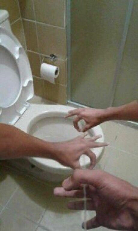 Eile ist geboten: Wie man das Pinkeln unterbricht – Ein Guide für Pisser in Not Komische Begebenheiten des Lebens, Männer, Männerentwicklung, Tipps, Toilette | Die Kirche des heiligen Al Bundy 23. September 2024 6