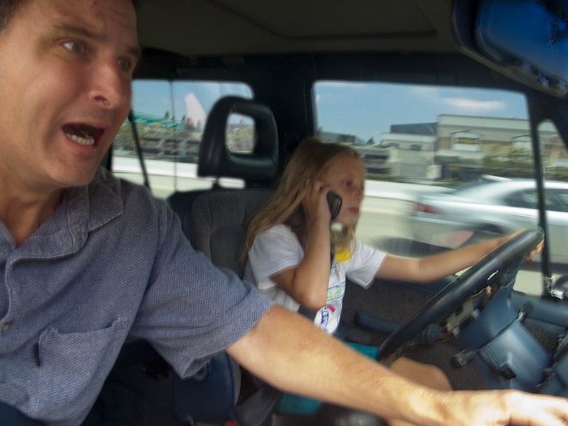 Führerschein-Chaos: Wenn das Kind Autofahren lernt Auto, Kinder, Komische Begebenheiten des Lebens, Lustiges über das Leben | Die Kirche des heiligen Al Bundy 18. September 2023 10