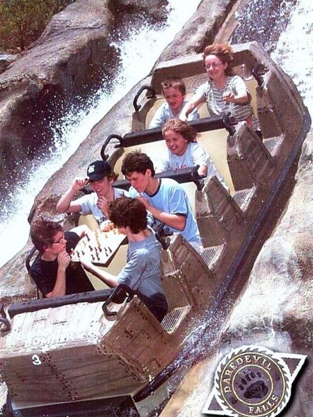 Vergn%C3%BCgungspark Storys zum lachen%20(7) Freizeit mit Freude: Entspannung, pur Freizeitparkspaß bis zum Erbrechen: Familiärer Kotzspaß garantiert! Familie, Freizeit, Humorvolle Alltagsgeschichten, Urlaub | Die Kirche des heiligen Al Bundy 29. Juni 2024 5