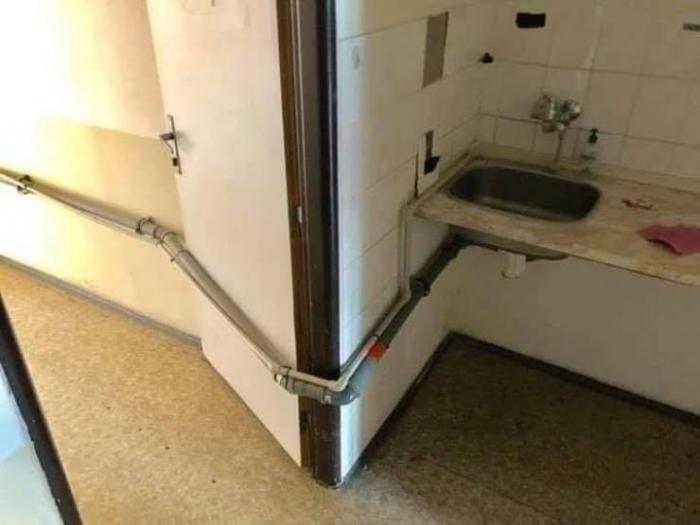 Baupfusch urkomische Bilder Wenn Profihanderwerker versagen%20(8) Arbeitswahnsinn und Bürosatire Baupfusch - Wenn Profis nicht wissen was sie tun Arbeit, Dumm, Handwerker, Komische Begebenheiten des Lebens | Die Kirche des heiligen Al Bundy 30. Juni 2023 13