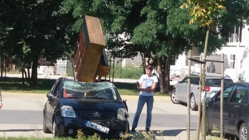 Ins Fettn%C3%A4pfchen treten lustige Gif Bilder%20(3) Motivation mit einem Augenzwinkern: Lachen für die Seele Ins Fettnäpfchen treten: Wie man stilvoll ins soziale Desaster schlittert Glück und Unglück, Komische Begebenheiten des Lebens, Lustiges über das Leben, Ratschlag | Die Kirche des heiligen Al Bundy 24. Januar 2024 13