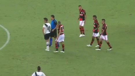 Fußball im Fernsehen - Wie man den Fußball mit der Fernbedienung ins Tor schießt Fernsehen, Freizeit, Humorvolle Alltagsgeschichten, Sport | Die Kirche des heiligen Al Bundy 8. August 2023 4
