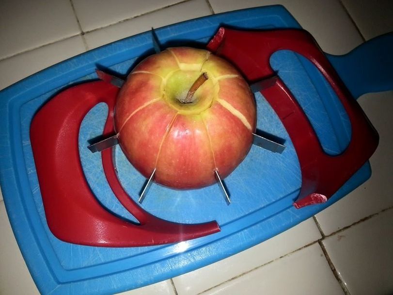 Ein Apfel am Tag h%C3%A4lt den Doktor fern Spassbilder zum lachen%20(9) Wissenswertes mit Witz und Humor Täglicher Apfel = Null Arztbesuche? Wir zerschmettern den Mythos mit saftigen Fakten! Abnehmen, Gesundheit, Humorvolle Alltagsgeschichten, Ratschlag | Die Kirche des heiligen Al Bundy 8. April 2024 4