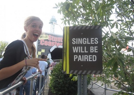 Happy Single: Weil Liebe überbewertet ist Einsamkeit, Komische Begebenheiten des Lebens, Liebesleben | Die Kirche des heiligen Al Bundy 3. Februar 2024 1