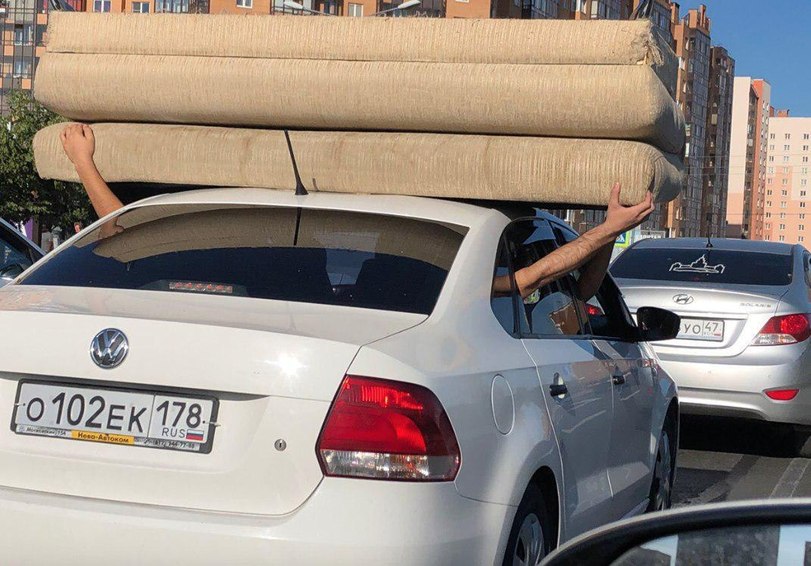 Warum hat mein Sofa eine größere Anziehungskraft als mein Partner? Beziehung, Humorvolle Alltagsgeschichten, Nachdenkliches, Sofa, Zuhause | Die Kirche des heiligen Al Bundy 29. Juni 2023 6